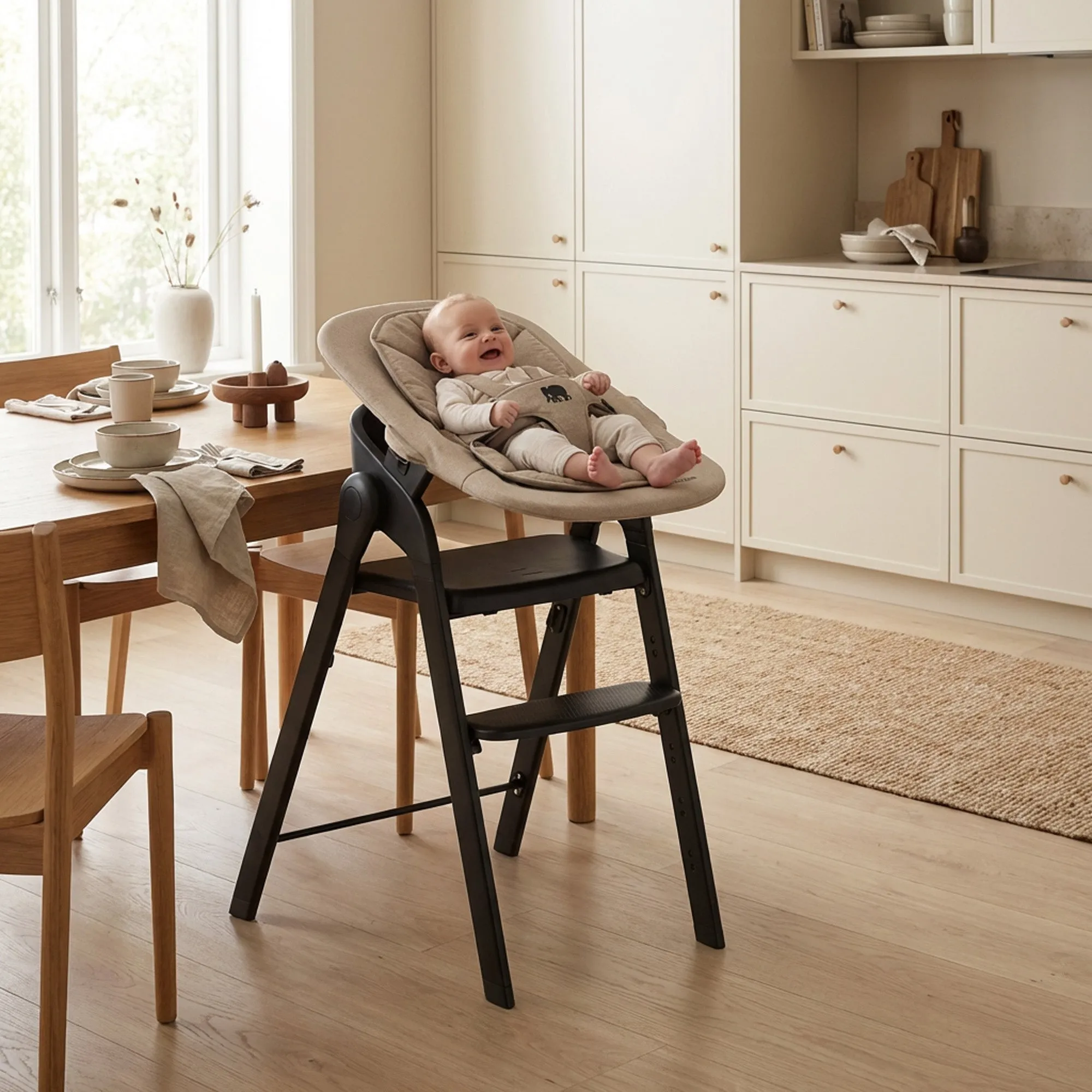 Silla infantil Deryan con hamaca - Negro/Nougat - Image 2